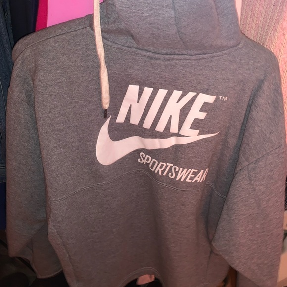 Nike Quarter Zip - Picture 2 of 2